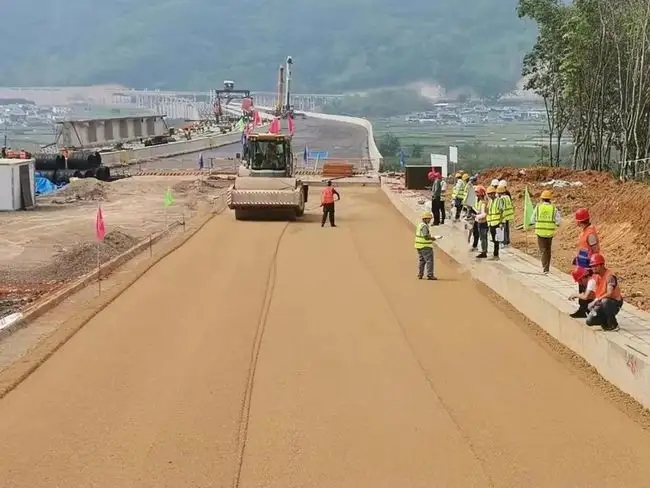 班戈路基工程